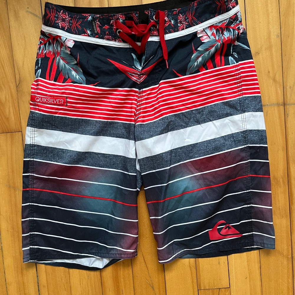 Quiksilver Board Shorts Mens Size 27 Red Stripe Tropical Print Swim Trunks